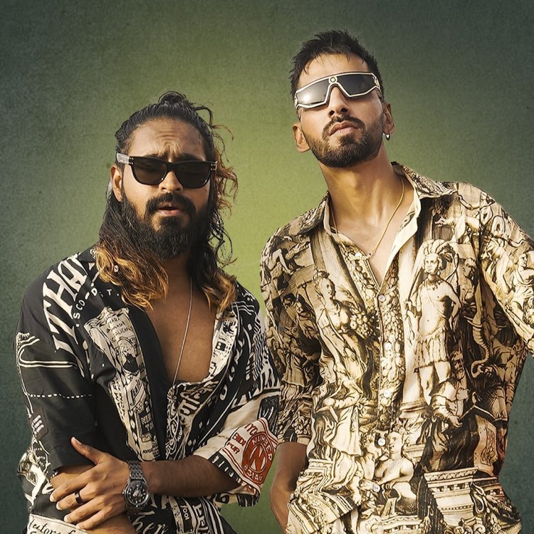 Maninder Buttar’s soulful melodies paired with Emiway Bantai’s distinct rap flow for ”Mai Hawa Mein Hu" Latest track